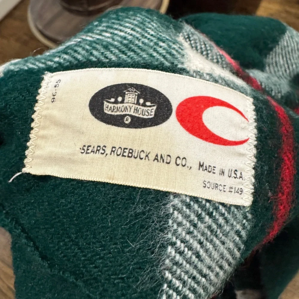 Vintage Plaid Holiday Throw Blanket